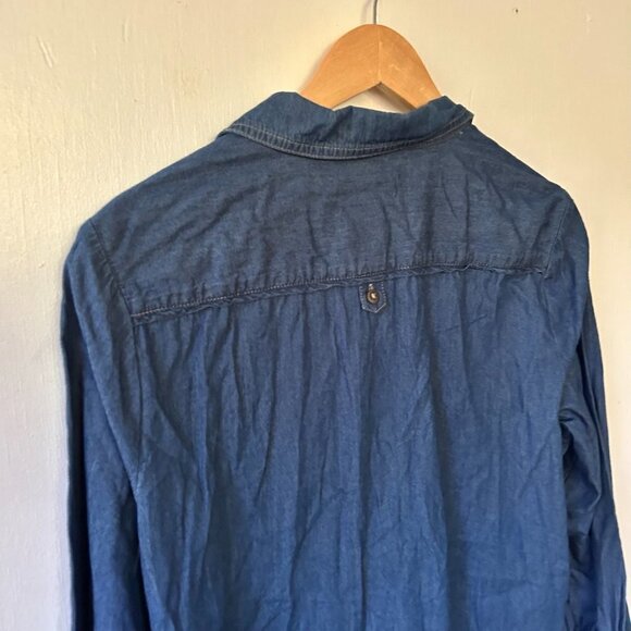 Christopher & Banks Top Womens Large Chambray Blouse Button Front Collared - Picture 9 of 10